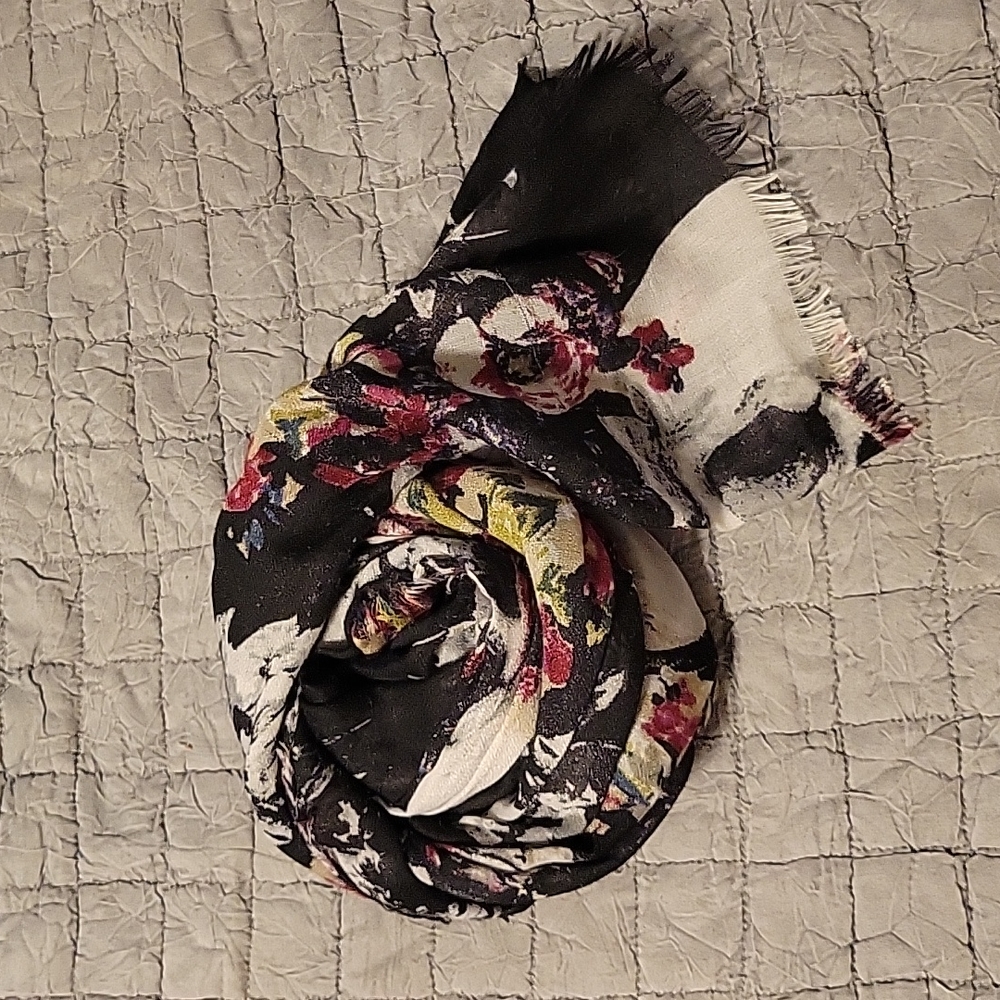 Mossimo Skull Print Scarf